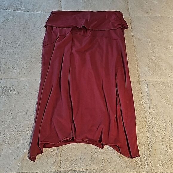 Athleta Maxi Skirt Jersey Size Medium. Color: Cranberry. Excellent Condition! - Picture 3 of 5
